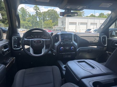 Used 2022 GMC Sierra 1500 Elevation w/ LPO, Elevation Black Package AWD/4WD image 10