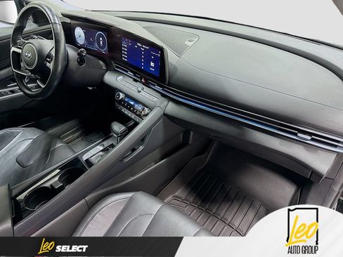 Used 2022 Hyundai Elantra Limited FWD image 33