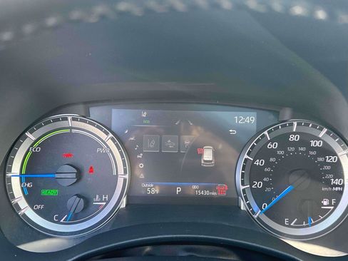 Used 2024 Toyota Highlander XLE image 26