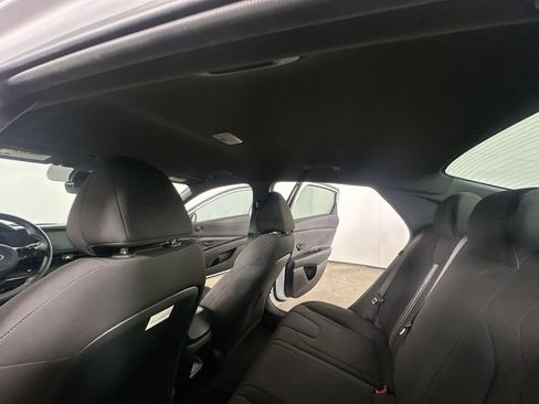 Used 2025 Hyundai Elantra Sport FWD image 14
