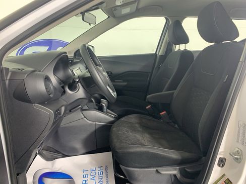 Used 2022 Nissan Kicks S image 15