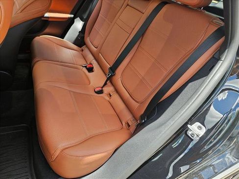 Used 2023 Mercedes-Benz GLC 300 image 15