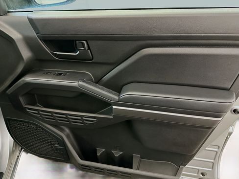 Used 2024 Toyota Tacoma SR5 image 33