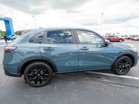 Used 2024 Honda HR-V Sport image 3