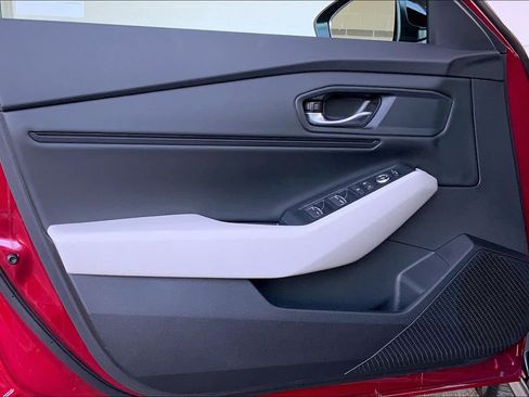Used 2025 Honda Accord SE image 10