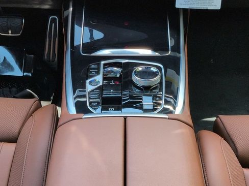 New 2027 BMW X7 M60i AWD/4WD image 19