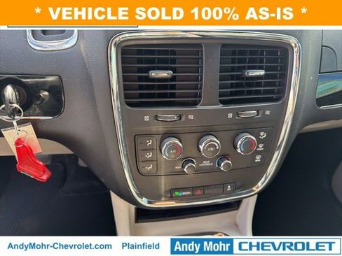 Used 2017 Dodge Grand Caravan SXT FWD image 17