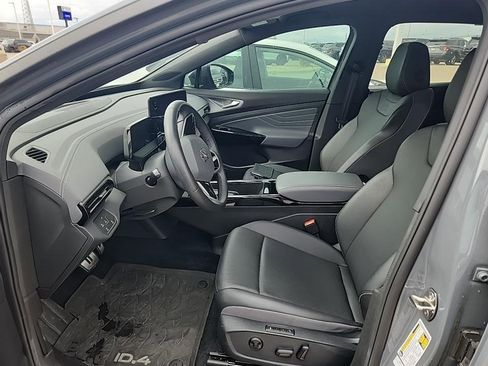 Used 2023 Volkswagen ID.4 Pro S image 3