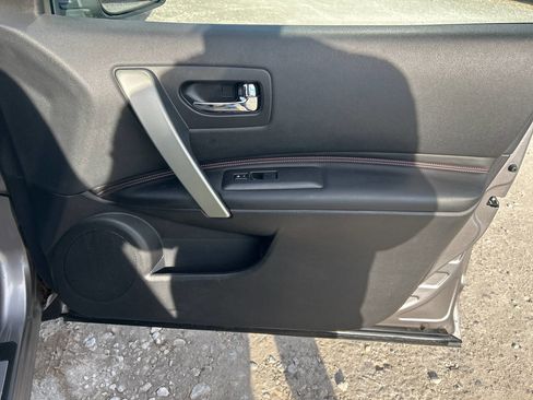 Used 2011 Nissan Rogue SV w/ SL Pkg image 19