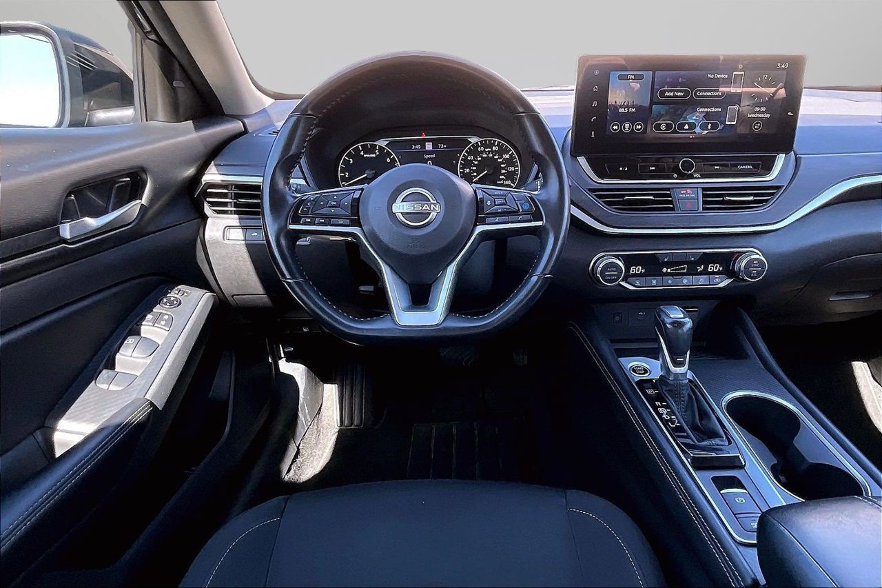 Used 2025 Nissan Altima 2.5 SV w/ SV Premium Package AWD/4WD image 11