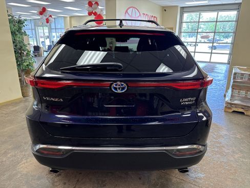 Used 2021 Toyota Venza Limited w/ Advanced Technology Package AWD/4WD image 8