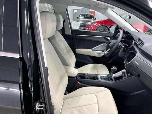 Certified 2025 Audi Q3 2.0T Premium w/ Convenience Package image 10