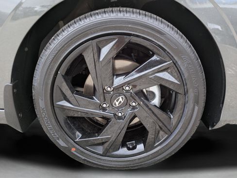 New 2026 Hyundai Elantra SEL Sport Premium FWD image 32