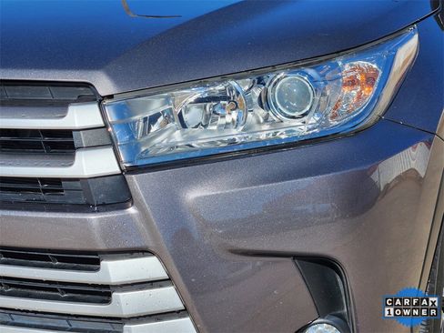 Used 2019 Toyota Highlander LE image 9
