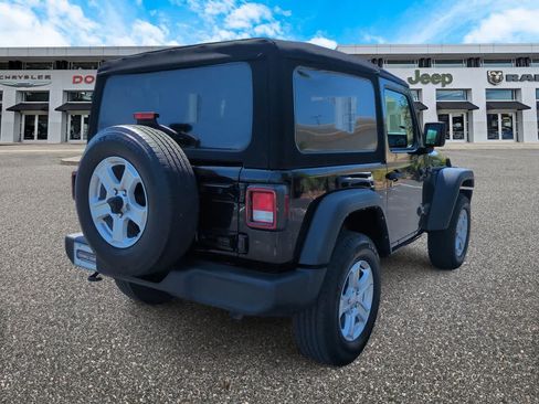 Used 2022 Jeep Wrangler Sport AWD/4WD image 8
