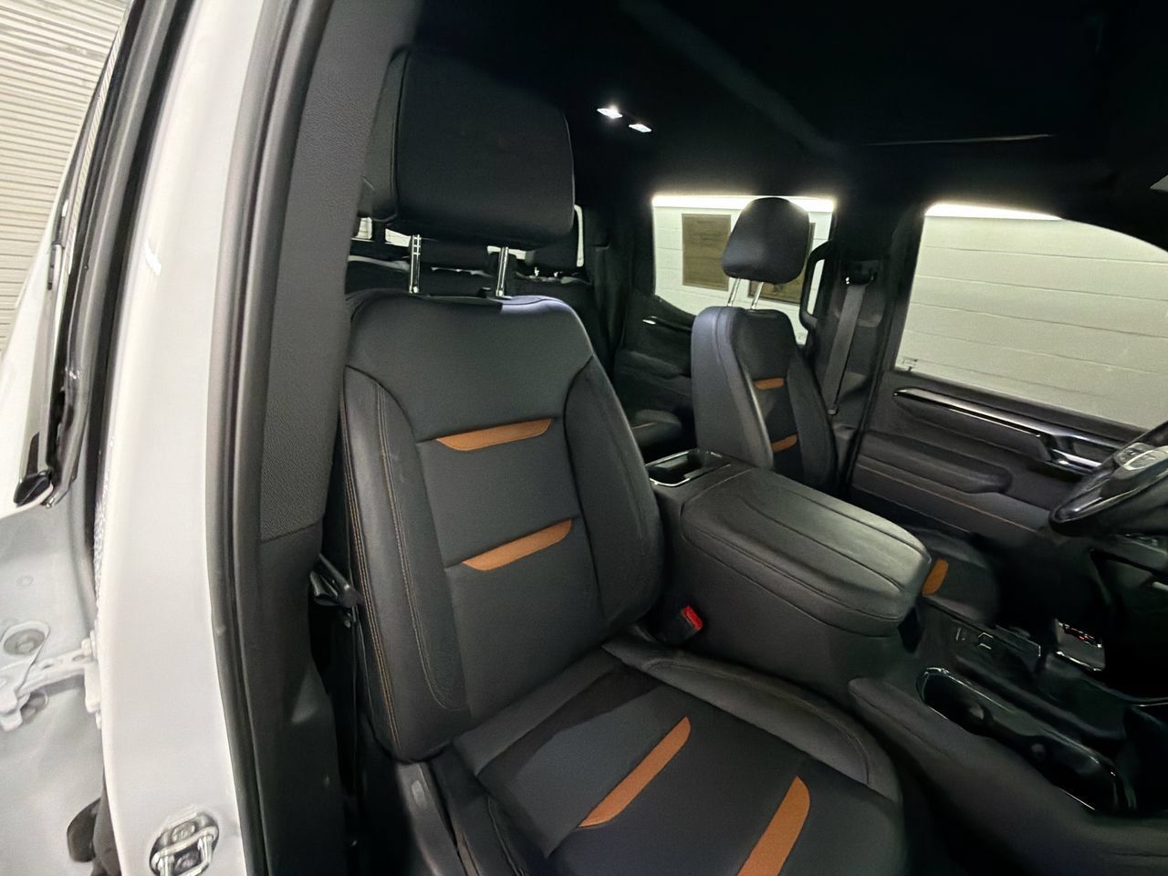 Certified 2025 GMC Sierra 1500 AT4 w/ AT4 Premium Package AWD/4WD image 29