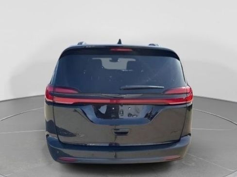 New 2026 Chrysler Pacifica Select w/ S Appearance Package image 9