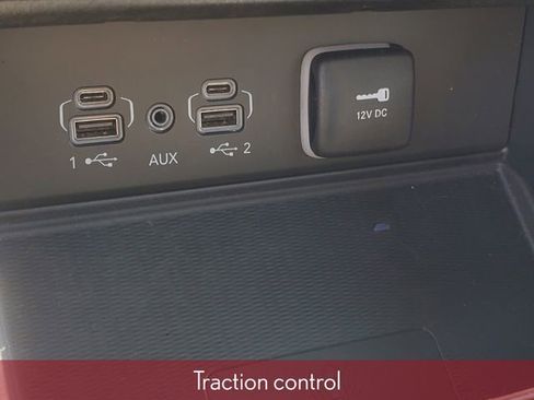 Used 2024 Jeep Grand Cherokee Limited w/ Luxury Tech Group II image 34