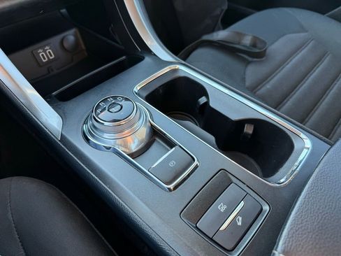 Used 2019 Ford Fusion SE FWD image 19