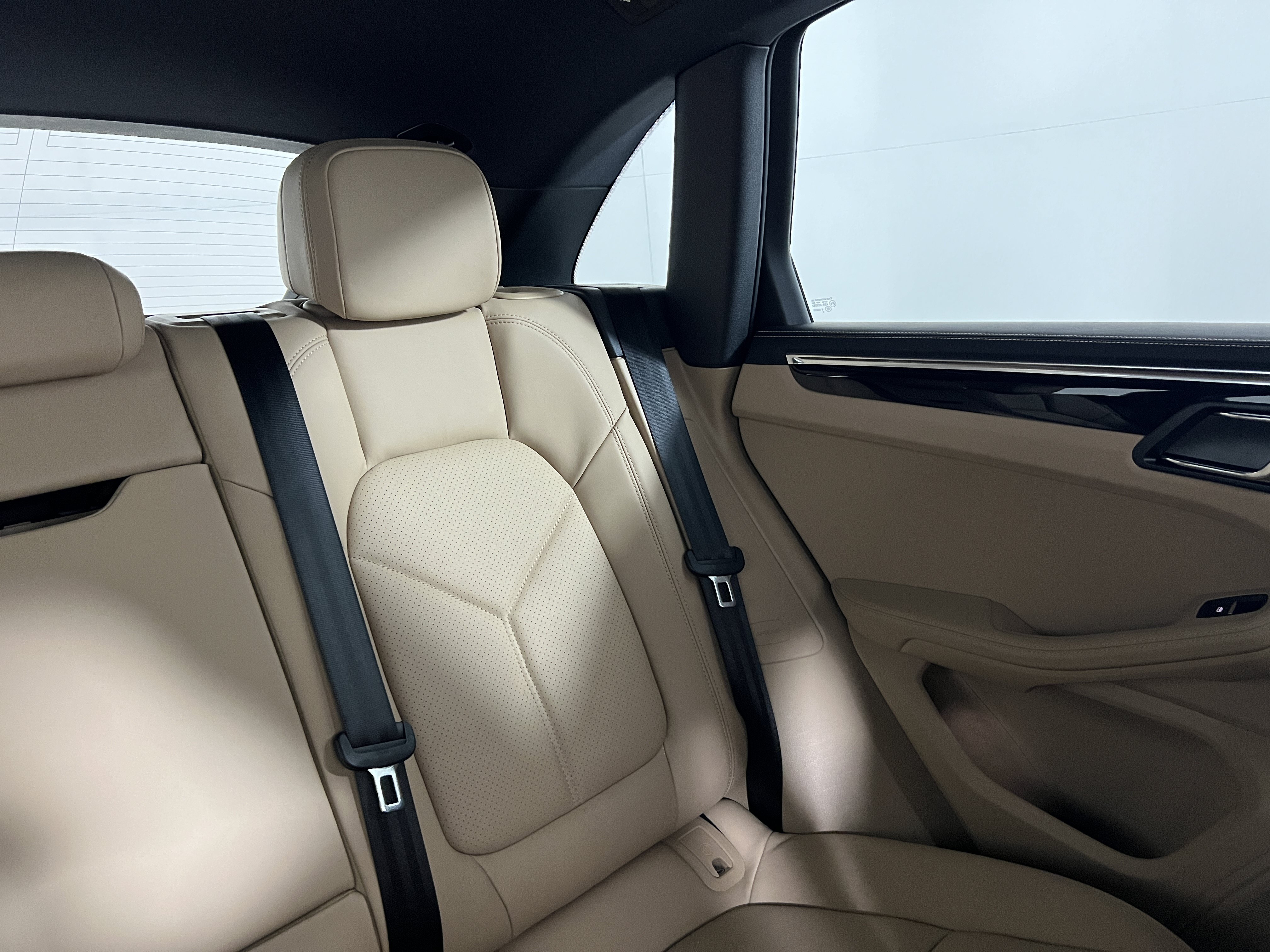 Certified 2026 Porsche Macan S AWD/4WD image 17