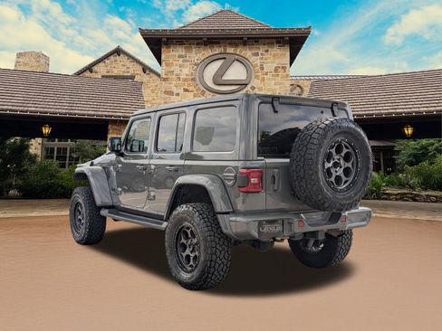 Used 2022 Jeep Wrangler Unlimited Sahara AWD/4WD image 3