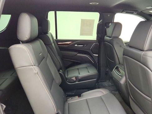 Used 2024 Cadillac Escalade ESV Luxury RWD image 23