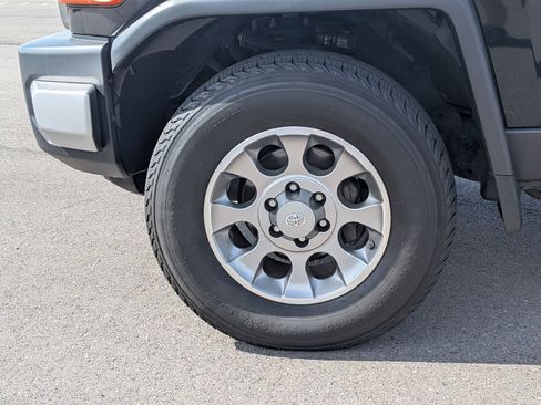Used 2011 Toyota FJ Cruiser 4WD w/ Convenience Pkg image 11