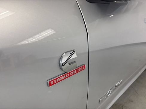 New 2026 RAM 3500 Laramie AWD/4WD image 4