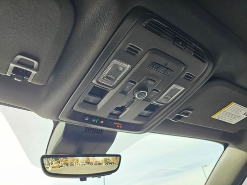 Used 2024 GMC Yukon Denali w/ Denali Reserve Package image 27