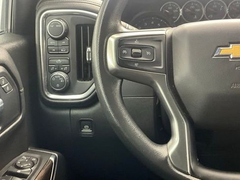 Used 2020 Chevrolet Silverado 1500 LT w/ Trailering Package AWD/4WD image 17