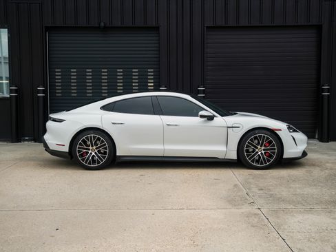 Used 2021 Porsche Taycan 4S image 13