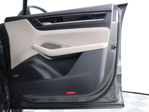 Used 2025 Porsche Macan 4 Electric image 23