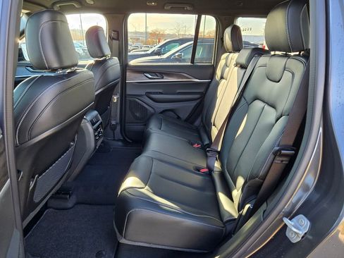New 2025 Jeep Grand Cherokee Limited image 27