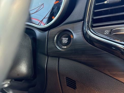 Used 2022 Jeep Grand Cherokee Laredo E w/ Security & Convenience Group image 16