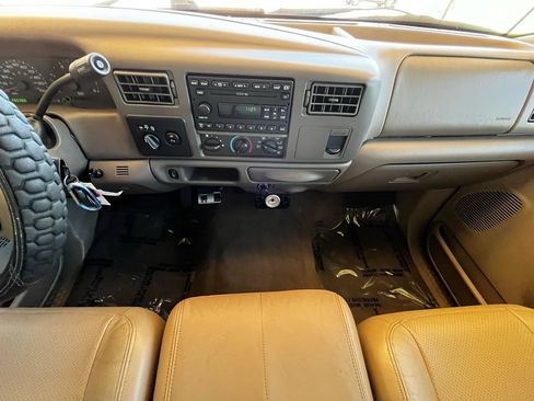 Used 2002 Ford F350 Lariat AWD/4WD image 14