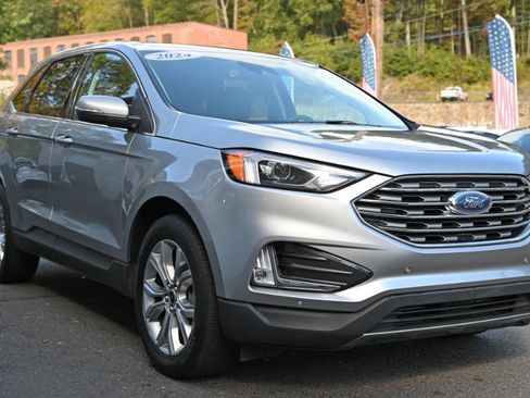 Used 2024 Ford Edge Titanium image 9