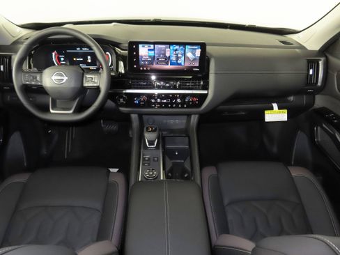 New 2026 Nissan Pathfinder Platinum image 10