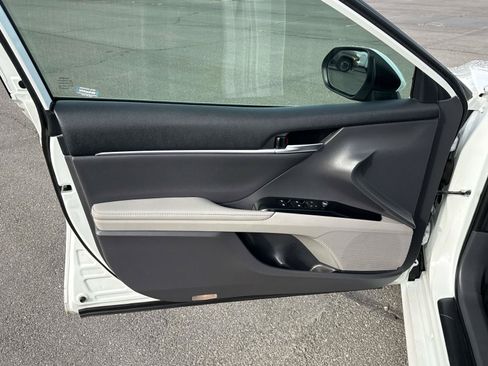Used 2020 Toyota Camry XLE w/ Carpet Mat Package FWD image 12