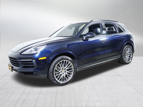 Used 2022 Porsche Cayenne Platinum Edition image 3