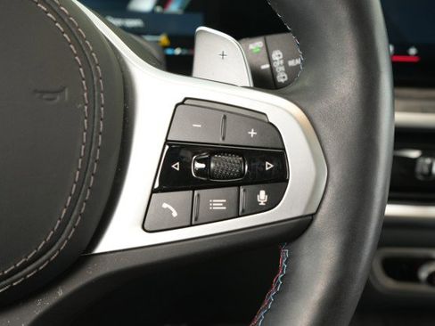 Used 2025 BMW X7 M60i image 47