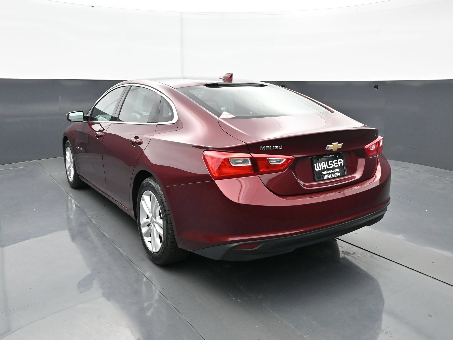 Used 2016 Chevrolet Malibu LT FWD image 4