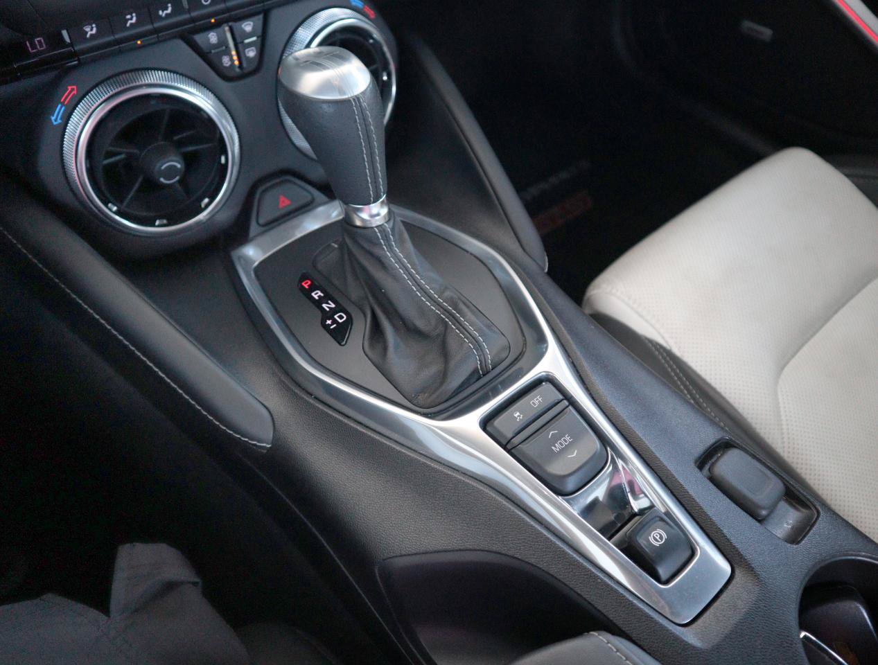 Used 2018 Chevrolet Camaro SS RWD image 37