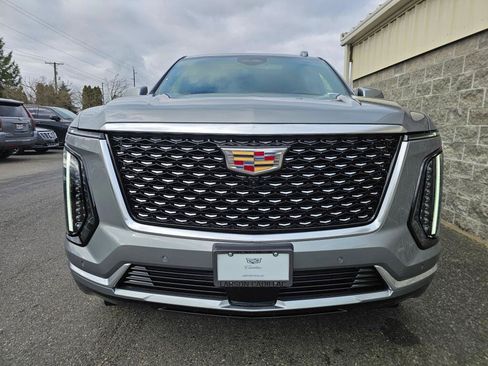 New 2026 Cadillac Escalade Luxury AWD/4WD image 12