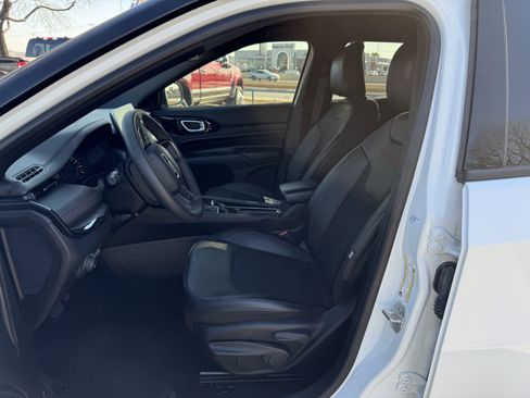 Used 2024 Jeep Compass Trailhawk image 14