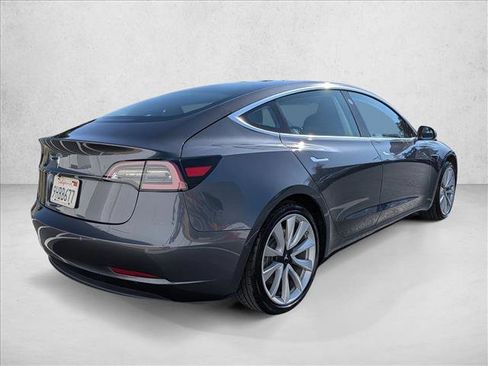 Used 2020 Tesla Model 3 Standard Range Plus image 5