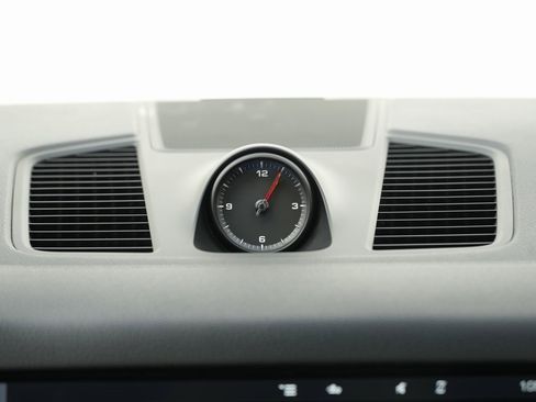 Used 2020 Porsche Cayenne image 42