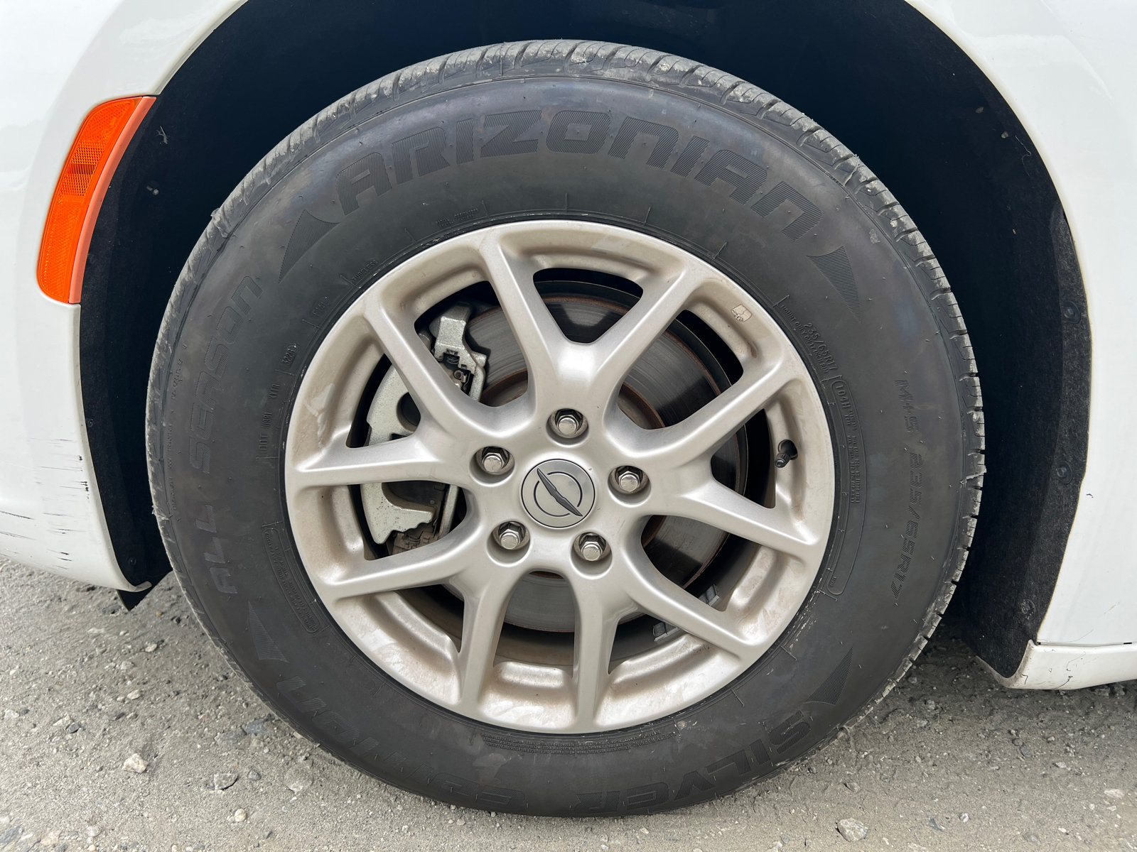 Used 2024 Chrysler Pacifica Touring-L FWD image 14