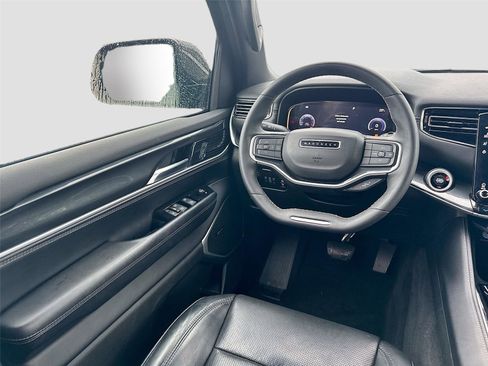 Used 2022 Jeep Wagoneer Series I image 23