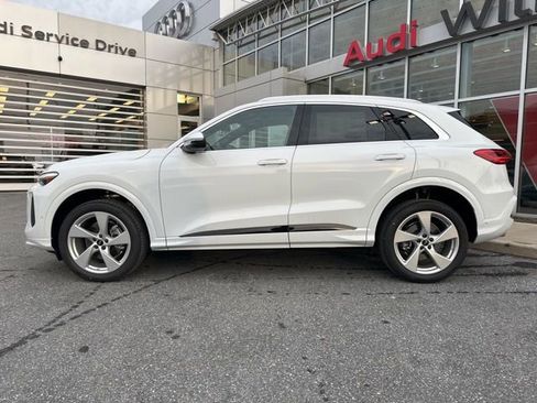 New 2025 Audi Q5 Premium Plus image 2