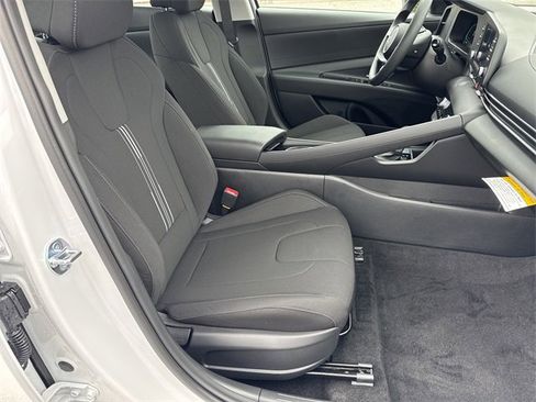 New 2026 Hyundai Elantra Blue image 13